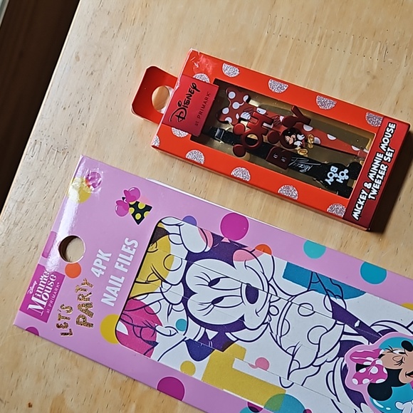 DISNEY TWEEZER AND NAIL FILES - Picture 3 of 9